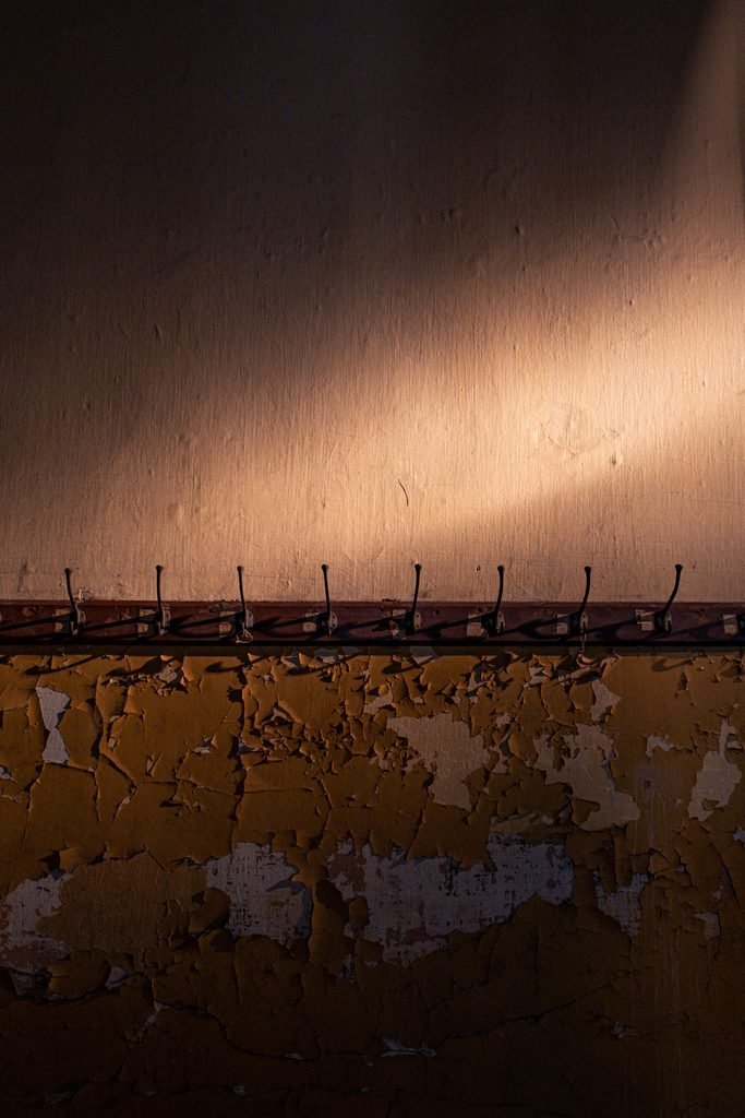Damage-Free Wall 